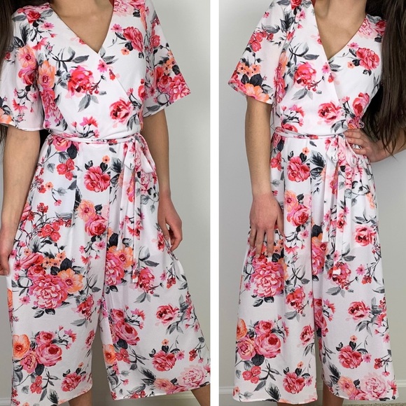 NWT TRIXXI Francesca's Crop Floral Wrap Jumpsuit - Picture 2 of 16